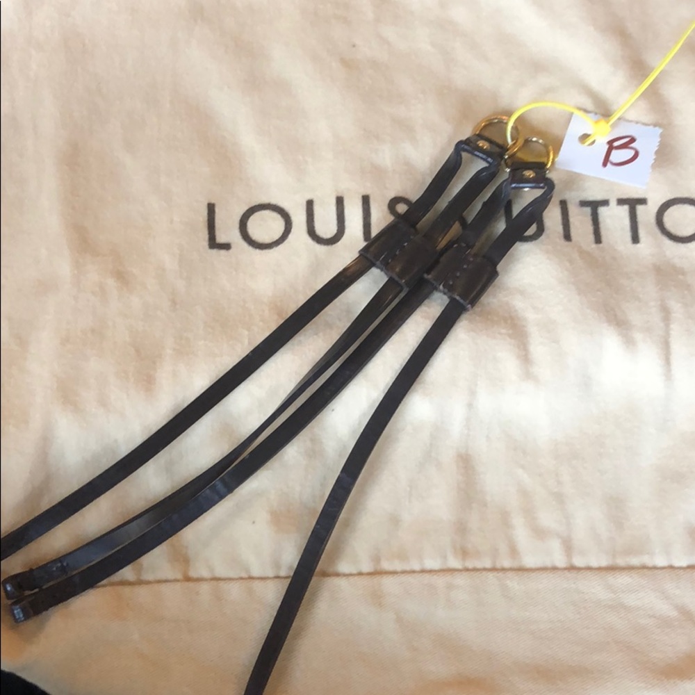 B Louis Vuitton Neverfull MM side straps Ebene